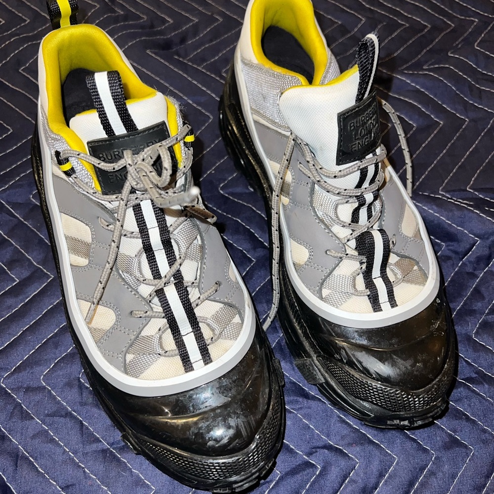 Burberry sneakers